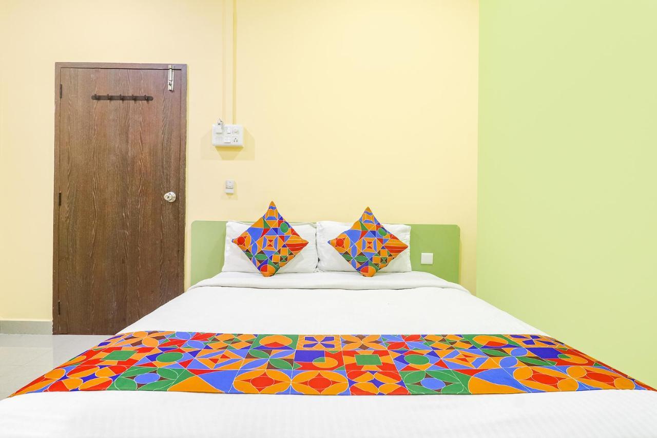 Fabexpress Airport Stay Inn - Nr Hyderabad International Airport, Shamshabad Экстерьер фото